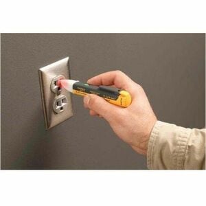 Fluke 1AC II Non-Contact Voltage Tester - Voltage Testing - 2Number of Batteries Supported - AAA - Battery Included - Alka