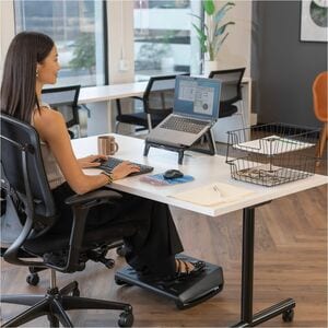 Fellowes® Photo Gel Mouse Pad Wrist Rest with MICROBAN® - Sandy Beach (9179301) - Sandy Beach - 9.25" x 7.88" x 0.88" Dime