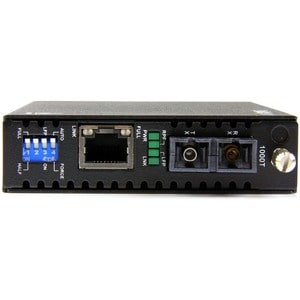 StarTech.com Gigabit Ethernet Single Mode Fiber Media Converter SC 40 km - 1000 Mbps - Supports standalone operation; or i