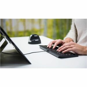 R-Go Keyboard - Cable Connectivity - USB Interface - English (UK) - QWERTY Layout - White - Windows, Linux