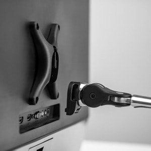 AF-AT-P swing arm on post - monitors to 32" - 8kg (17.6lb) flat, 5.5kg (12lb) curved - POLISHED Silver