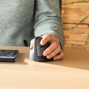 R-Go HE ergonomic mouse, vertical mouse, prevents RSI, medium (hand length 165-185mm), left handed, wireless, black - Wire