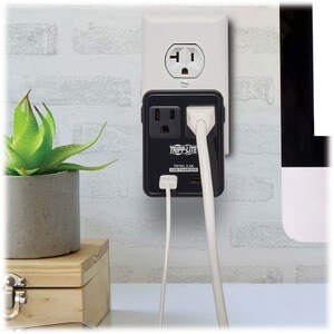 Tripp Lite by Eaton Safe-IT SK2UTRAVAM 4-Outlets Power Plug - 2 x NEMA 5-15R, 2 x USB Receptacle - 120 V AC / 10 A, 230 V 