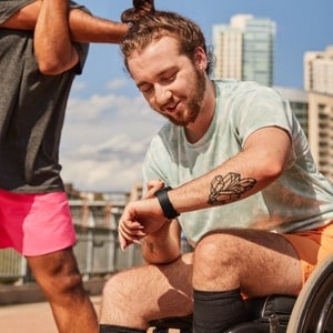 Fitbit Versa 4 FB523 Smart Watch - Negro Body - Monitor de ritmo cardiaco, Sensor del oxímetro de pulso - Teléfono, Mensaj