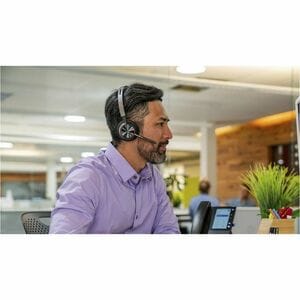 Poly Voyager Focus 2 无线 入耳式 立体声 耳机 - 符合 TAA 标准 - Microsoft Teams认证 - 双声道 - 耳罩 - 5000 cm - 蓝牙 - 20 Hz 到 20 kHz - 驻极体电容器, 微机