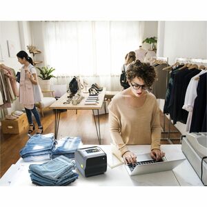 Zebra ZD621R Retail, Healthcare, Desktop, Hospitality, Food & Beverage Thermal Transfer Printer - Monochrome - Desktop - L