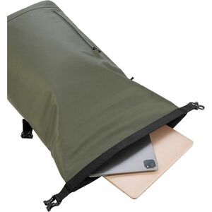 Tucano Rollo Carrying Case (Backpack) for 39.6 cm (15.6") to 40.6 cm (16") Apple MacBook Pro - Military Green - Water Resi