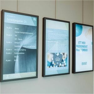 Wall Casing 55", Portrait, Polycarbonate protection - Black