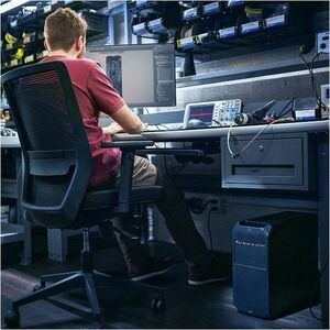 Workstation HP Z4 G5 - Intel Xeon W 5416S - 32 GB - 1 TB SSD - Tower - Intel W790 Chip - Windows 11 Pro - Serial ATA/600 C