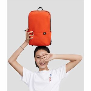 Estuche de transporte MI Casual Daypack (Mochila) para 35.6cm (14") Portátil - Rojo - Resistente al agua - Poliéster Body 