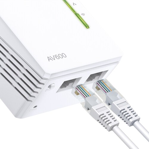 TP-Link TL-WPA4220TKIT IEEE 802.11n 300 Mbit/s Wireless Range Extender - 300 m Maximum Outdoor Range - 2 x Network (RJ-45)
