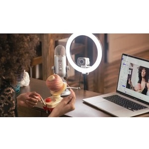 Logitech StreamCam Webcam - 60 fps - Branco - 1920 x 1080 Vídeo - Foco automático - 78° Angle - Microfone - Monitor