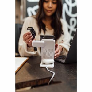 STM Goods ChargeTree Swing - white - Input connectors: USB - LED Indicator