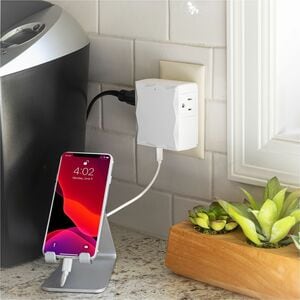 CyberPower P2WUC3 Home Office 2 - Outlet Surge Protector with 500 J Surge Suppression - Clamping Voltage 900V, NEMA 5-15P,