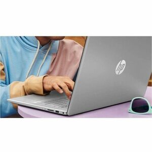 HP Laptop 17-cn3028TU