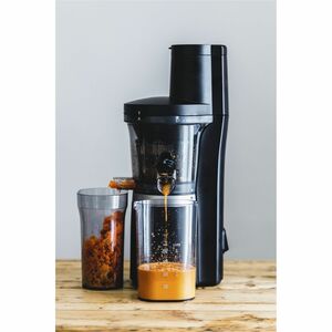 Panasonic MJ-L700 Electric Juicer - Slow/Masticating - Matte Black