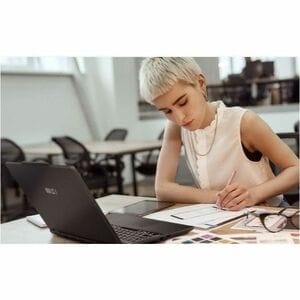 MSI Venture A16 AI+ A3HMG-015AU AMD Ryzen AI 7 350 261K Radeon Ryzen AI 300 16in 16:10 2K 120HZ OLED DDR5 8GB2 512GB Gen4 