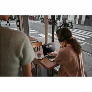 EliteBook 8 G1i U7-256V 16GB LPDDR5x-8533 512GB PCIE-NVME SSD 14 Inch WUXGA Touch Screen IR-Webcam Wifi-7 BT-5.4 3-cell KB