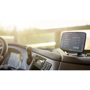 TomTom GO 520 Automobile Portable GPS Navigator - Mountable - 12.7 cm (5") - Touchscreen - Speed Camera Detector, Micropho