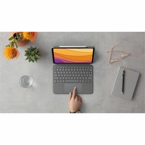 Logitech Combo Touch Tastatur/Cover für 33 cm (13 Zoll) Apple iPad Air 13 (2024) iPad Air - Grau - Plastik Körper - Abrieb