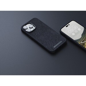 Njord byELEMENTS Salmon Leather Magsafe Case - iPhone 14 Pro Max - Black. Type d'étui: Housse, Compatibilité de marque: Ap