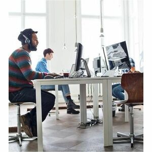 Netgear 300 GS305PP 5 Ports Ethernet Switch - Gigabit Ethernet - 10/100/1000Base-T - 2 Layer Supported - 85.77 W Power Con