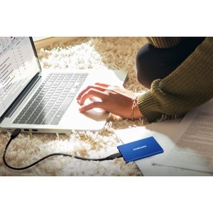  SSD Externe T7 Samsung 2To Bleu MU-PC2T0H, vitesse de lecture jusqu'à 1050 Mo/s, résiste aux chutes jusqu'à 2m