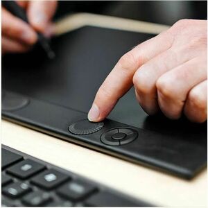 Wacom Intuos Pro 3D Graphics Tablet - Wired/Wireless - Bluetooth - 8192 Pressure Level - Pen - PC, Mac