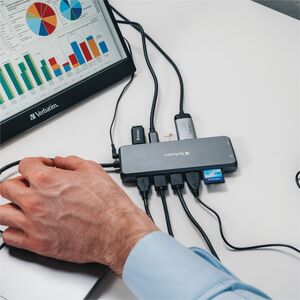 Docking station Verbatim USB Type-C per Monitor - Compatibilita carica - Lettore schede di memoria - SD, microSD - 3 Displ