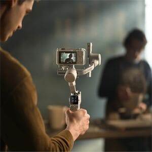 DJI RS 4 Mini Handheld Gimbal with Pan/Tilt/Roll Head - 2 kg Load Capacity - Aluminium Alloy