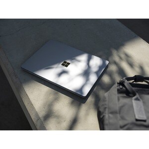 Microsoft Surface Laptop Go 31,5 cm (12,4 Zoll) Touchscreen Notebook - 1536 x 1024 - Intel Core i5 (10. Generation) i5-103