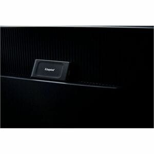 Kingston Tragbar Solid State-Laufwerk - Extern - 2 TB - Schwarz - Speichersystem Unterstütztes Gerät - USB 3.2 (Gen 2) - 1