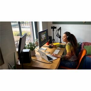 16-inch MacBook Pro: Apple M5 Max chip with 18-core CPU and 40-core GPU, 48GB, 2TB SSD - Silver