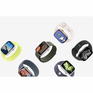 Watch Series 11 GPS 42mm Jet Black Aluminium Case with Black Sport Band - M/L
