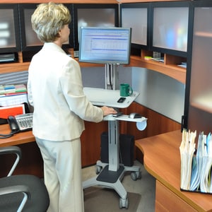 Ergotron WorkFit-C Höhenverstellbar Computerständer - Bildschirmgröße: Bis zu 30 Zoll (76,20 cm) - 12,25 kg TragfähigkeitD