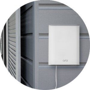 Netgear Orbi RBS50Y IEEE 802.11ac 2,93 Gbit/s Drahtloser Range-Extender - 5 GHz, 2,40 GHz - MIMO-Technologie - Wandmontier