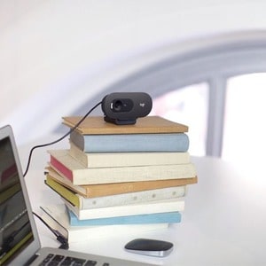 Logitech C505e Webcam - 30 fps - USB - 1280 x 720 Video - Fixed Focus - Widescreen - Microphone - Notebook, Monitor