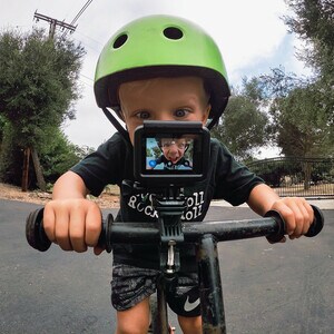 GoPro HERO 7 数码摄像机 - 5.1 cm (2") LCD 触控屏 - CMOS - Full HD - 白 - 16:9 - H.264 - 电子 (IS) - USB - microSD - 存储卡 - 三脚架