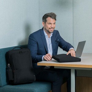 Dicota Eco Tasche (Rucksack) für 33 cm (13 Zoll) bis 39,6 cm (15,6 Zoll) Notebook - Schwarz - 300D Polyethylene Terephthal