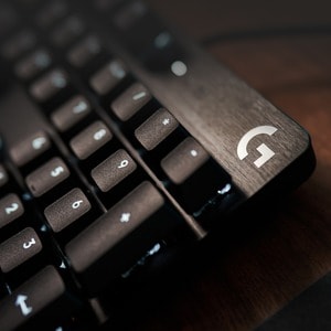 Logitech G413 SE Mechanical Gaming Keyboard - Cable Connectivity - USB 2.0 Interface - LED - Rugged - PC, Mac - Mechanical