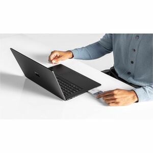 Microsoft Surface Laptop 7 Copilot+ PC (Intel). Product type: Laptop, Form factor: Clamshell. Processor family: Intel Core