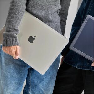 Incase Edge Hardshell Case for Apple MacBook Pro - Clear - Matte - Scratch Resistant, Fingerprint Resistant, Bump Resistan