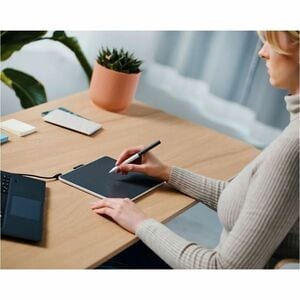 Wacom One Graphics Tablet - 2540 lpi - Wired/Wireless - Bluetooth - 215.90 mm x 134.62 mm Active Area - 4096 Pressure Leve