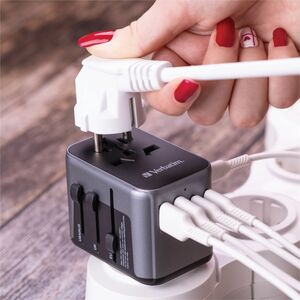 Adattatore CA Verbatim - 2,50 kW - Adattatore universale - 2 USB - 3 USB Type-C - Per Dispositivo USB, Smartphone, Diffuso