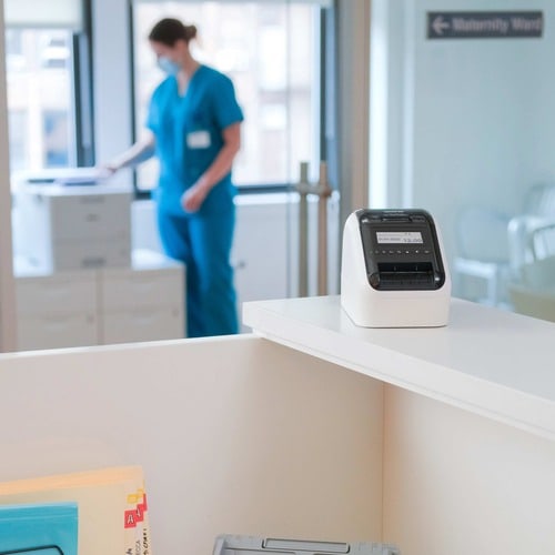 Brother QL-820NWBC Desktop Direktthermodrucker - Zweifarbig - Desktop - Etikettendruck - Fast Ethernet - USB - Bluetooth 5