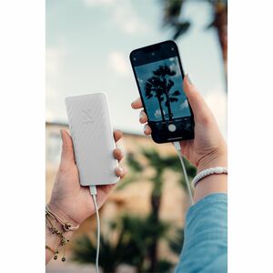 Xtorm Go2 Power Bank - Ash White - 10000 mAh - 15 W - Ash White