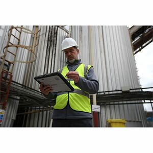 Panasonic Connect TOUGHBOOK CF-33 Rugged Tablet - 12" QHD - vPro Technology - 32 GB - 512 GB SSD - Windows 11 - 1200 cd/m²