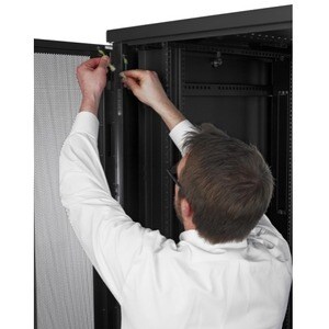 APC NetShelter SV, Server Rack Enclosure, 42U, Black, 2057H x 800W x 1060D mm, with Roof, Castors, Feet, 4 Brackets, Botto