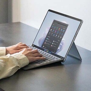 Microsoft Surface Pro 9 Tablet - 33 cm (13") - Intel - 16 GB - 256 GB SSD - Windows 11 Home - Platinum - Core i5 12th Gen 