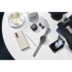 Samsung Galaxy Z Flip4 SM-F721B 128 GB Smartphone - 17 cm (6.7") Flexible Folding Screen Dynamic AMOLED Full HD Plus 2640 